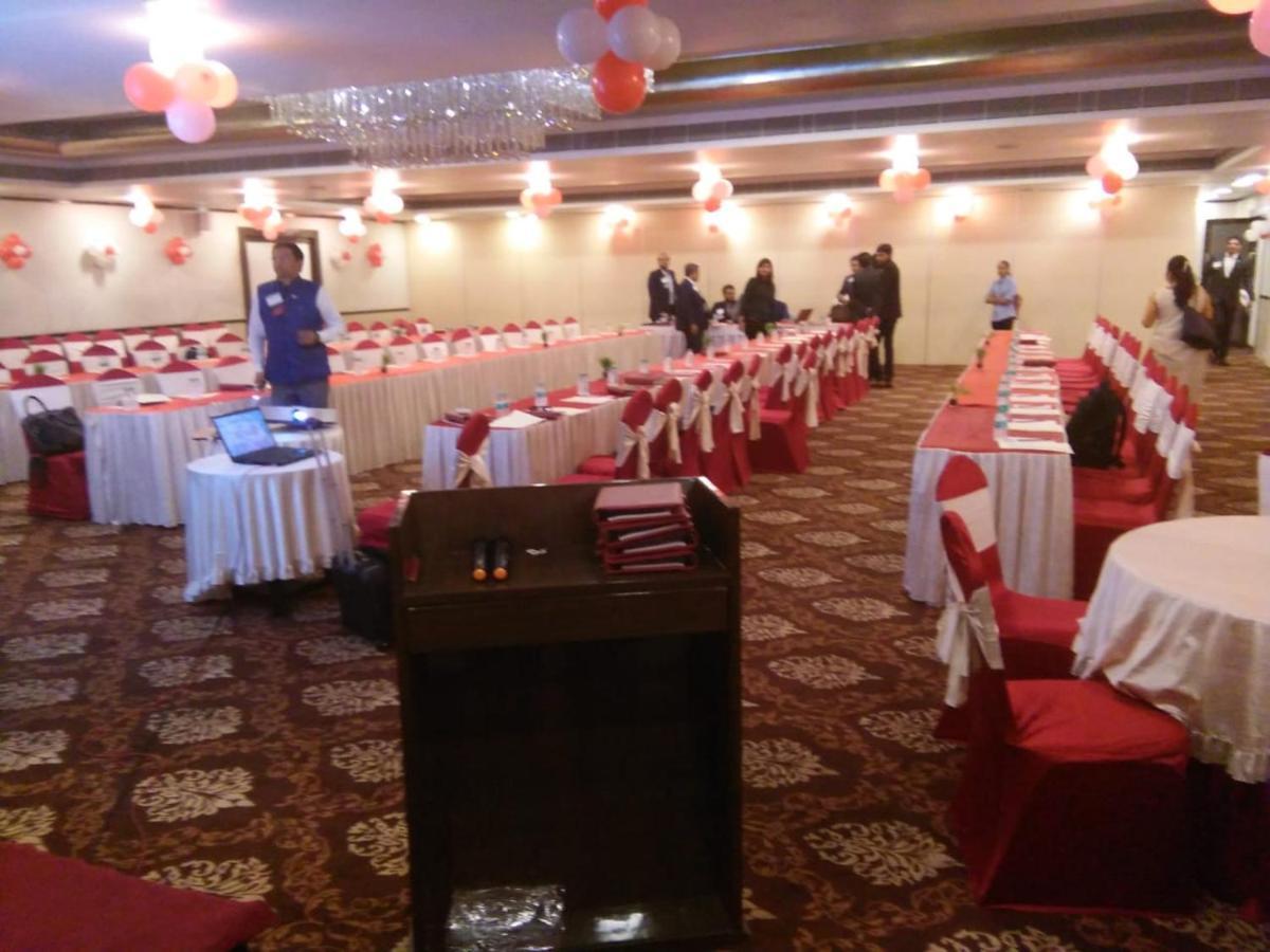 The Fern Residency Rajkot Hotel Ngoại thất bức ảnh
