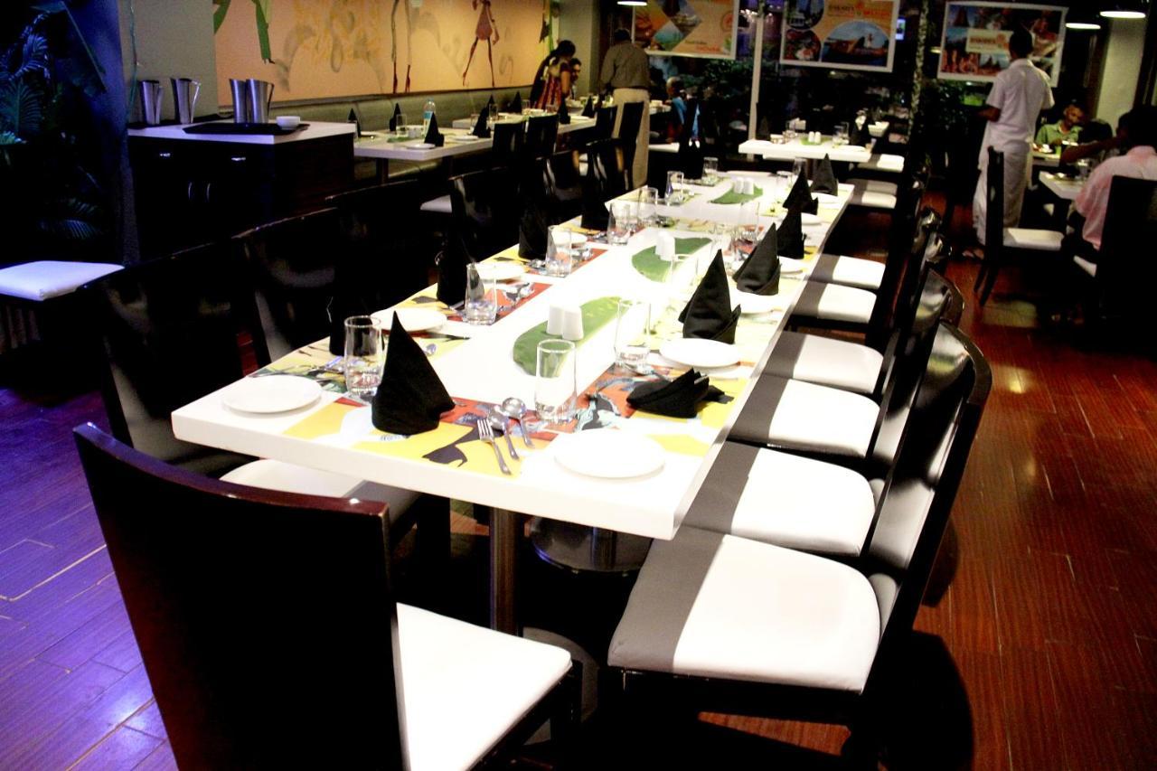 The Fern Residency Rajkot Hotel Ngoại thất bức ảnh