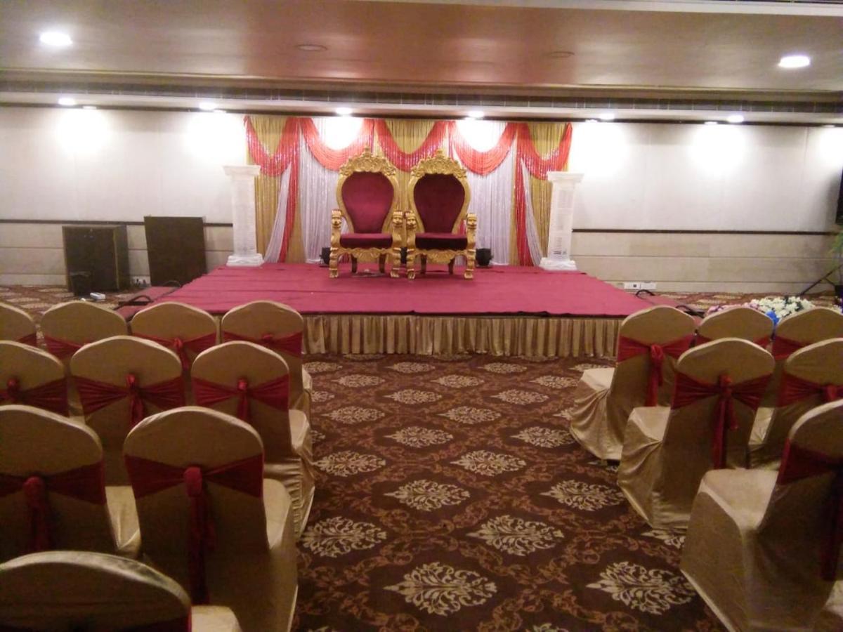 The Fern Residency Rajkot Hotel Ngoại thất bức ảnh