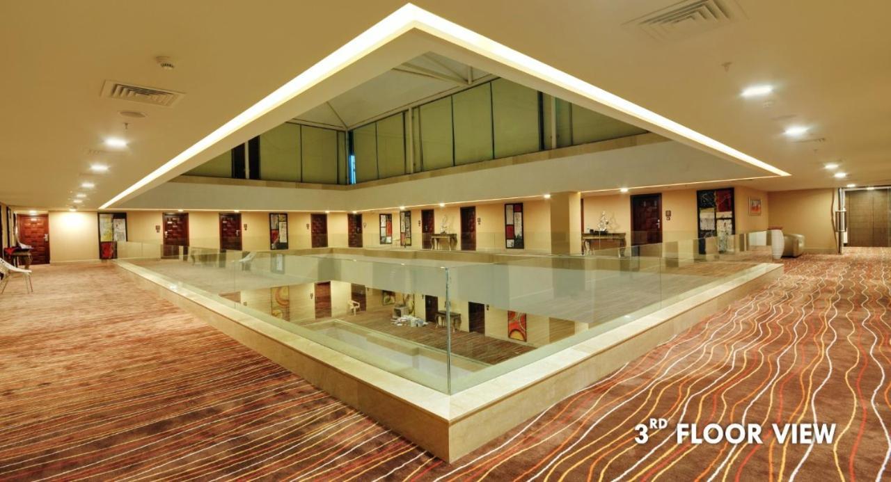 The Fern Residency Rajkot Hotel Ngoại thất bức ảnh