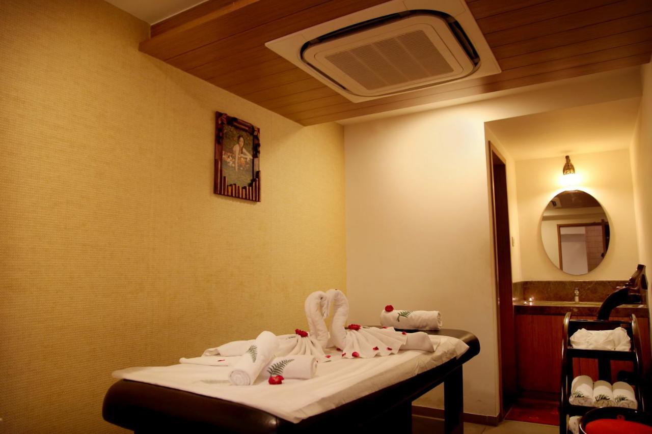 The Fern Residency Rajkot Hotel Ngoại thất bức ảnh