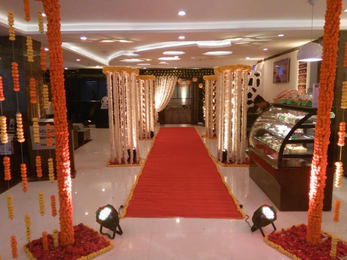 The Fern Residency Rajkot Hotel Ngoại thất bức ảnh