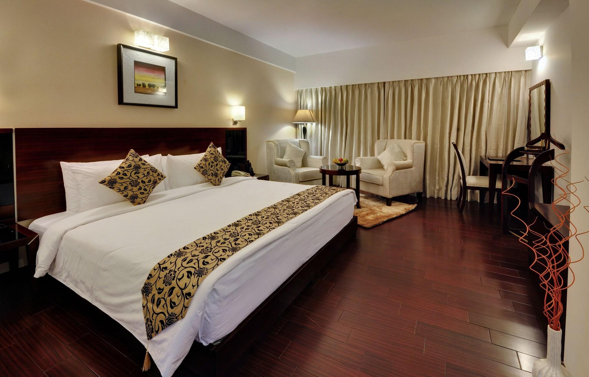 The Fern Residency Rajkot Hotel Ngoại thất bức ảnh